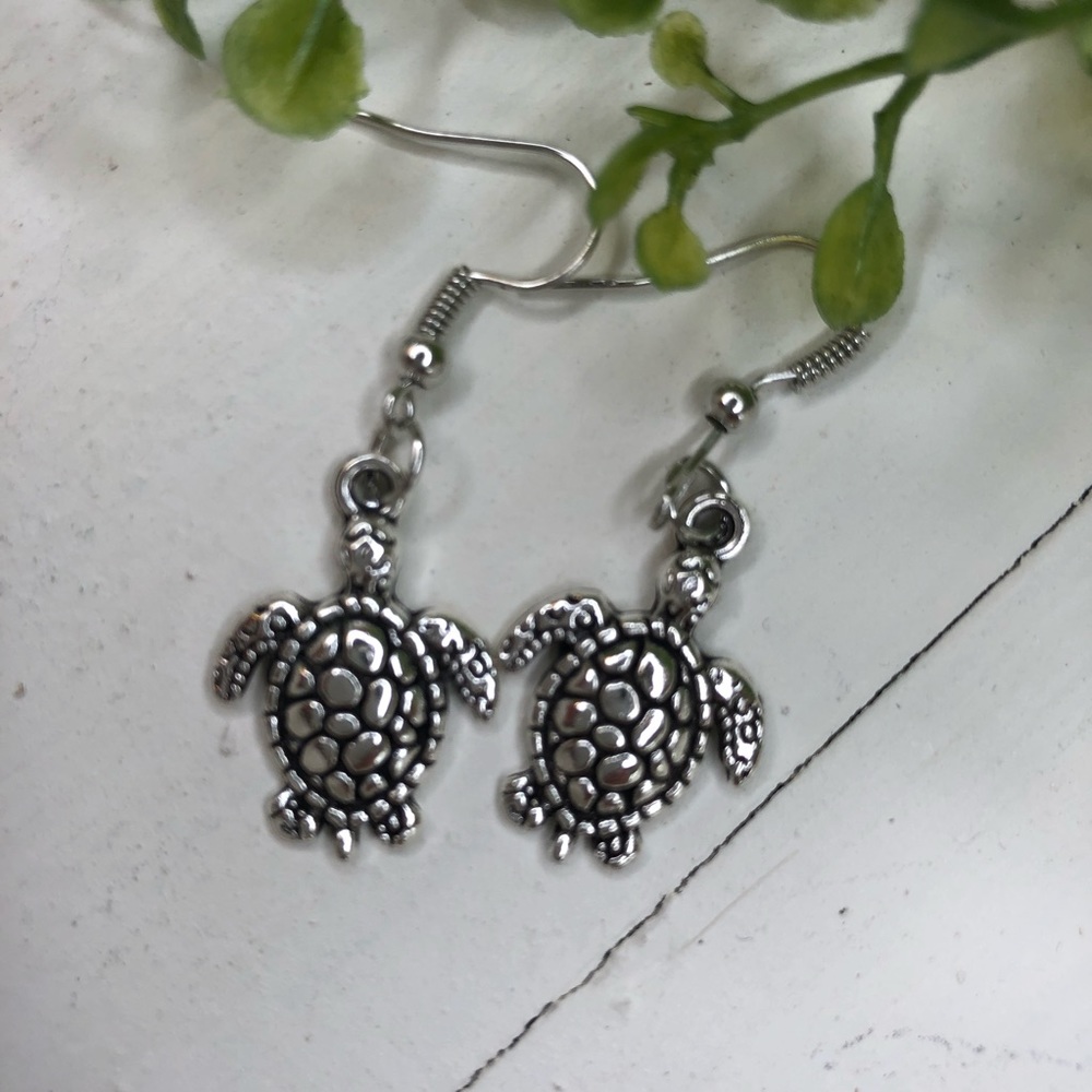 Earrings | Silver Colored Turtles